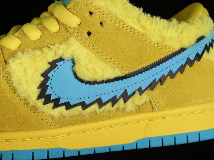 Nike SB Dunk Low Grateful Dead Yellow Bear