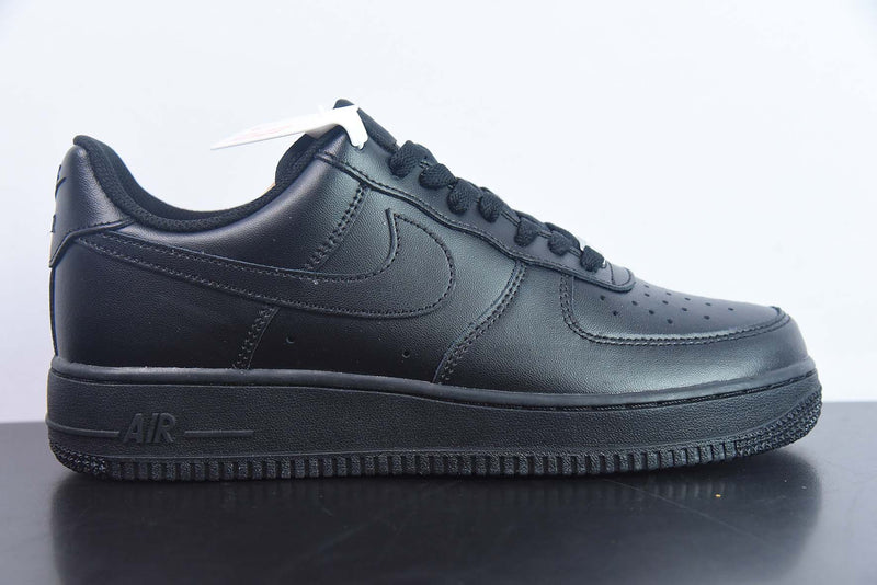 Nike Air Force 1 07 LE Black