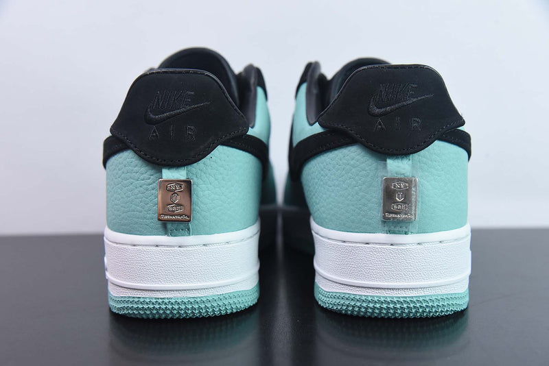 Nike Air Force 1 - Tiffany & Co "Friends and Family"