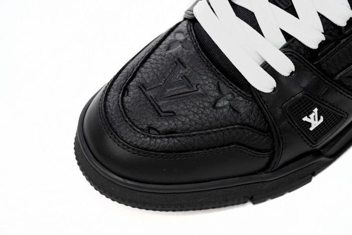 Louis Vuitton Trainer All Black Embossing