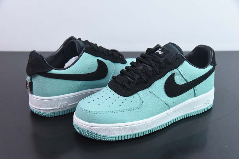 Nike Air Force 1 - Tiffany & Co "Friends and Family"