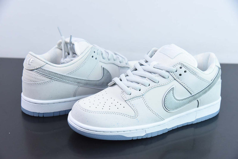 Nike SB Dunk Low White Lobster (Friends and Family)