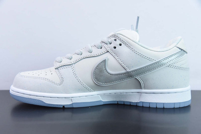 Nike SB Dunk Low White Lobster (Friends and Family)