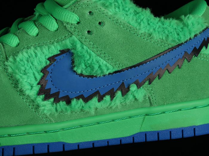 Nike SB Dunk Low Grateful Dead Green Bear