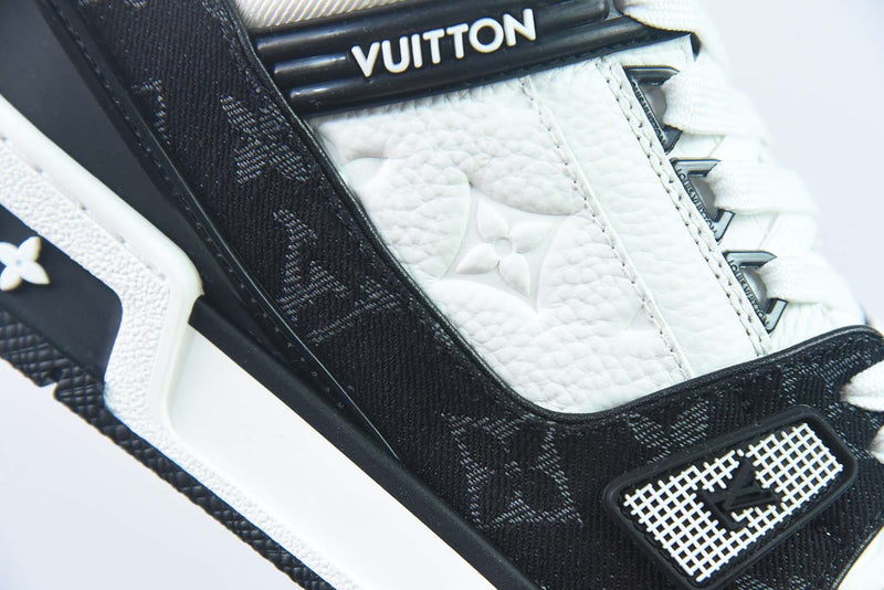 Louis Vuitton Trainer Black And White Cloth Cover