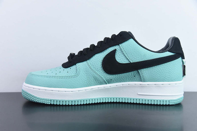 Nike Air Force 1 - Tiffany & Co "Friends and Family"