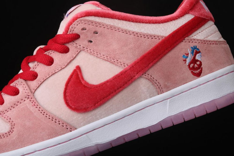 Nike SB Dunk Low StrangeLove Skateboards