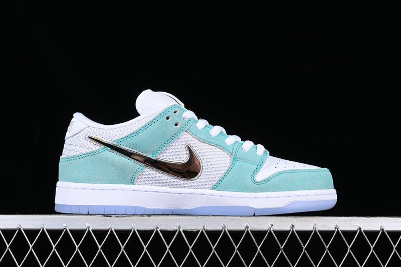 Nike SB x April Skateboards Dunk Low Pro