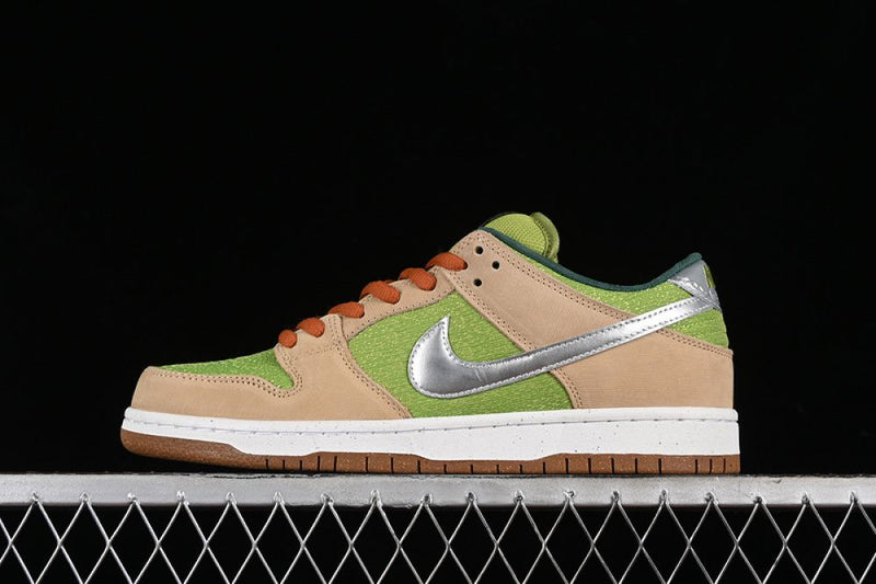 SB Dunk Low Escargot