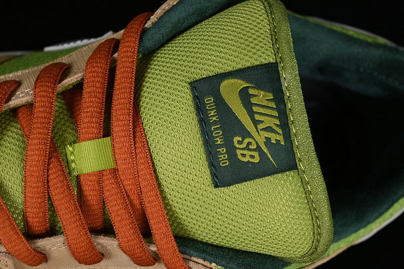 SB Dunk Low Escargot