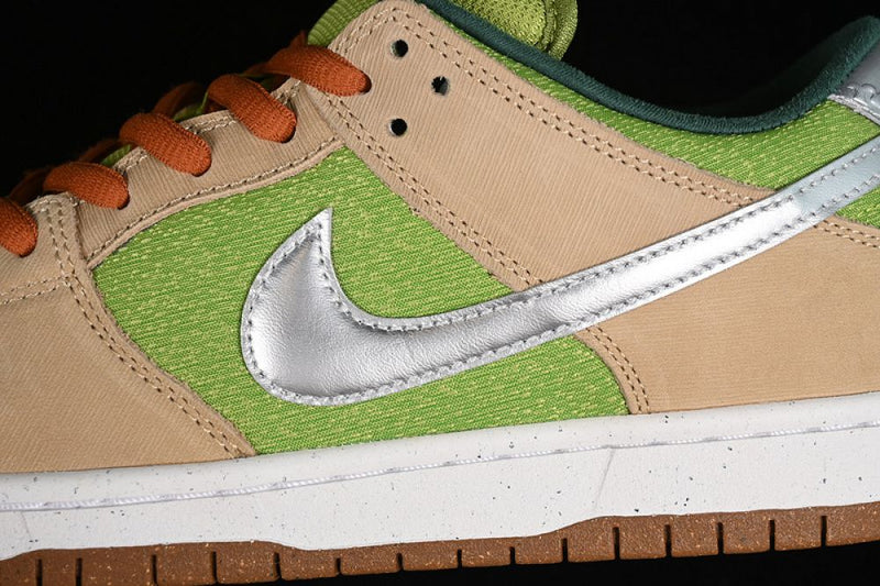 SB Dunk Low Escargot