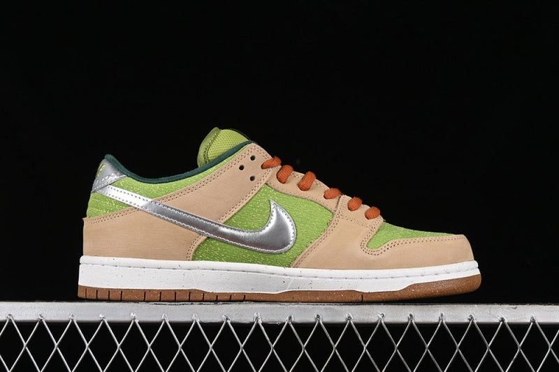 SB Dunk Low Escargot