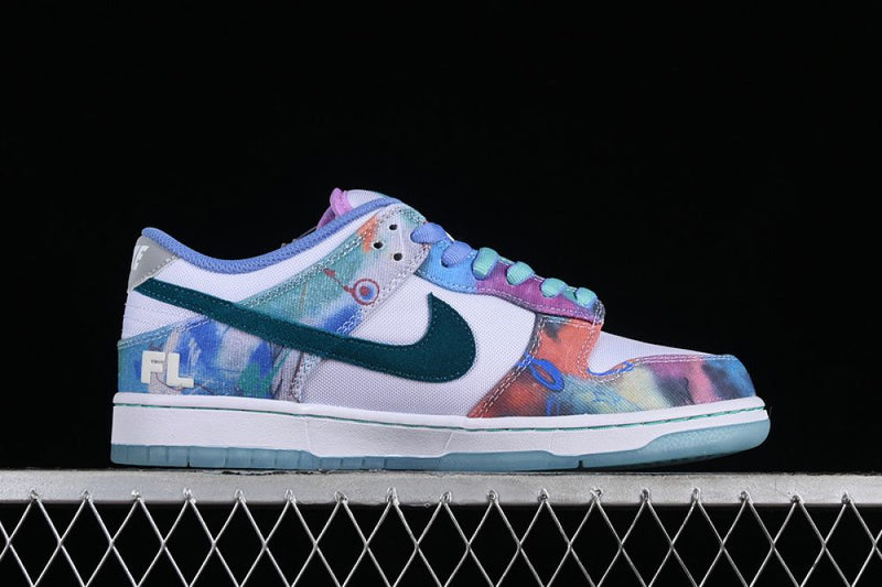 SB Dunk Low x Futura Laboratories