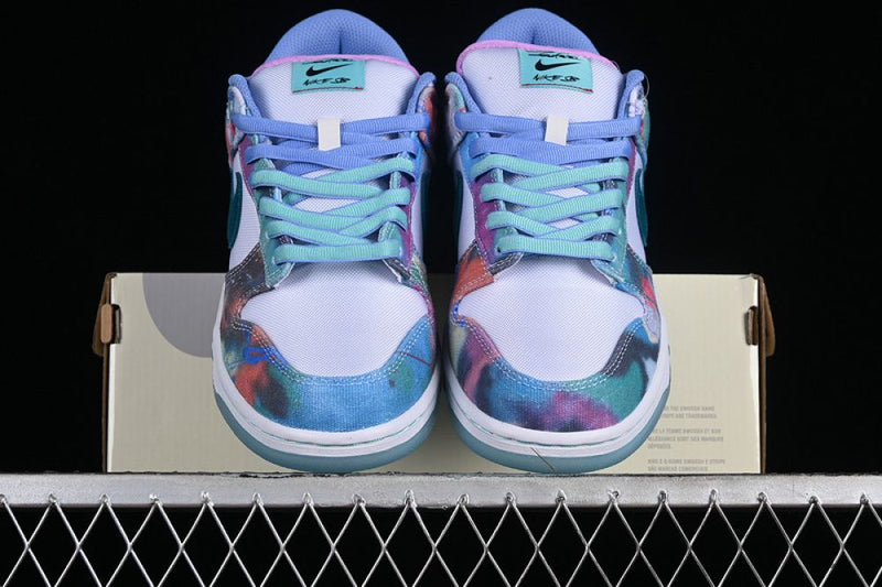 SB Dunk Low x Futura Laboratories